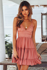 Ärmelloses Neckholderkleid aus Spitze